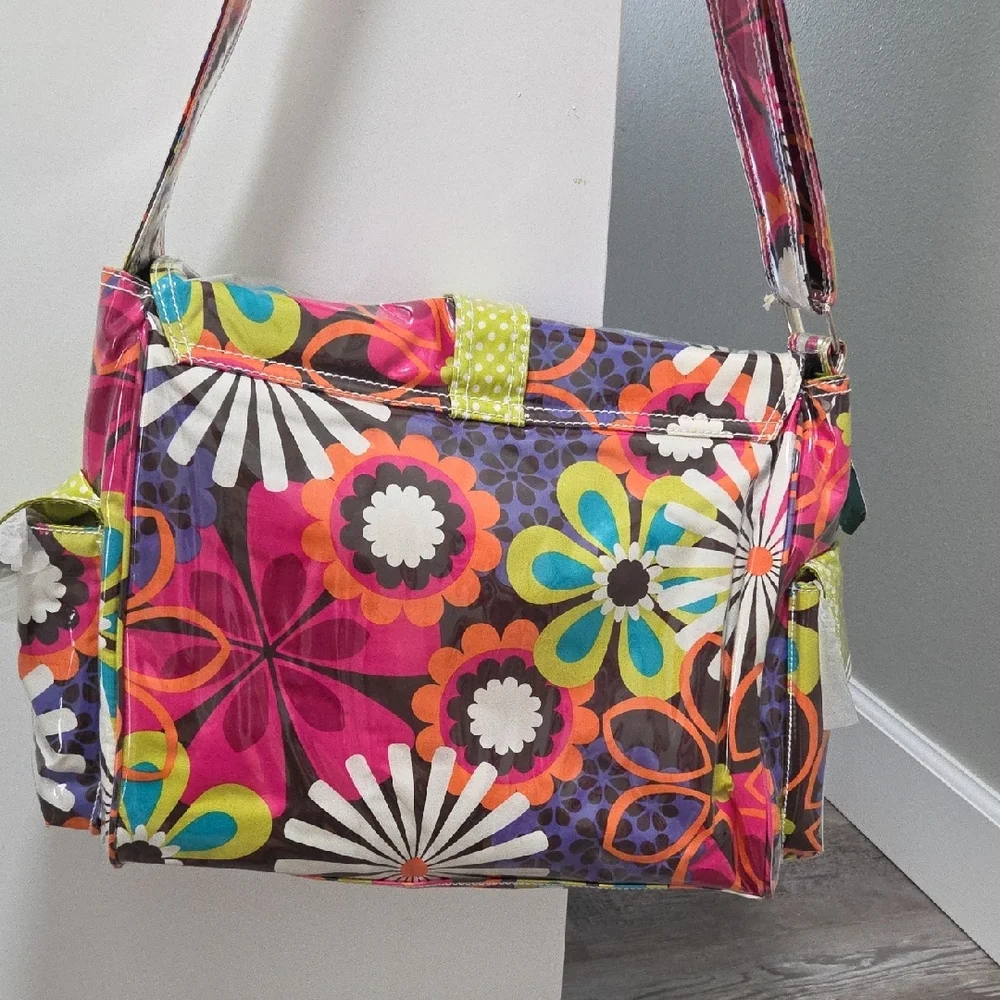 Beautiful KALENCON DIAPER BAG WITH 3 PC SET INCLUDED